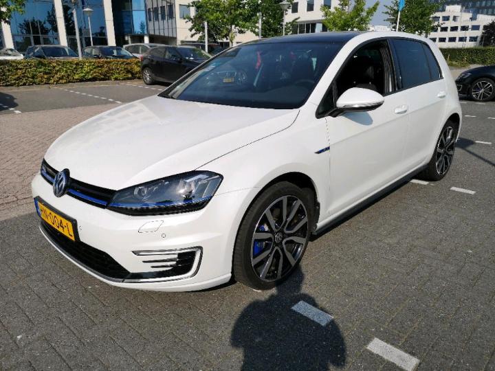 VOLKSWAGEN GOLF 2015 wvwzzzauzgw808651