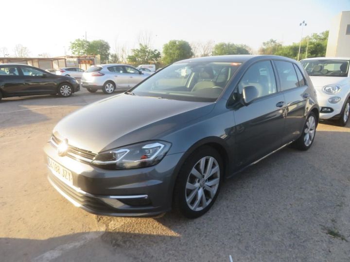 VOLKSWAGEN GOLF 2017 wvwzzzauzhp302415