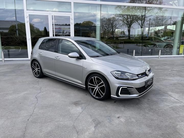 VOLKSWAGEN GOLF 2017 wvwzzzauzj8900651