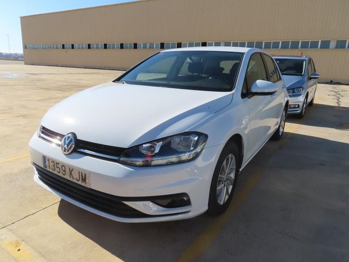 VOLKSWAGEN GOLF 2018 wvwzzzauzjw142967