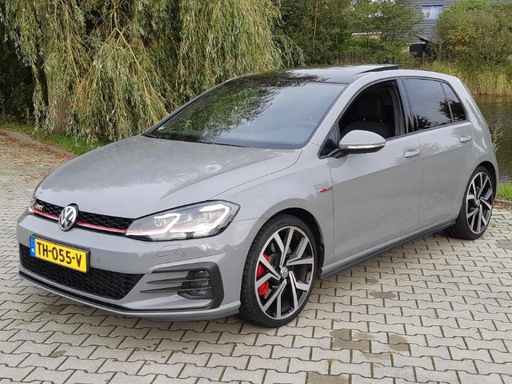 VOLKSWAGEN GOLF 2018 wvwzzzauzjw161410