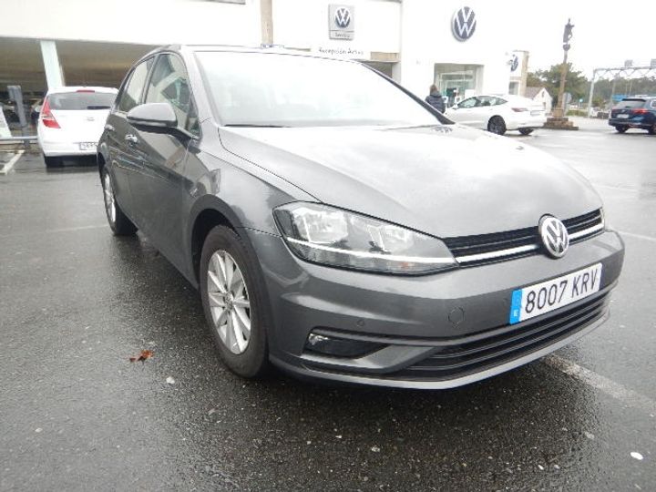 VOLKSWAGEN GOLF 2018 wvwzzzauzjw177050