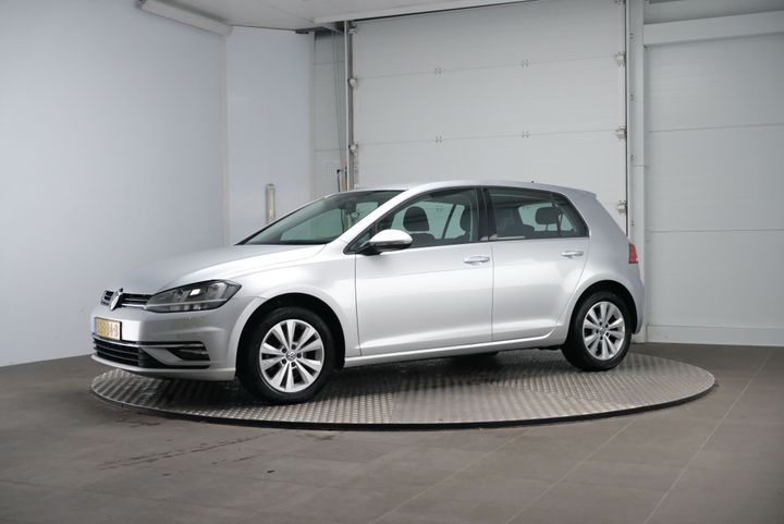 VOLKSWAGEN GOLF 2018 wvwzzzauzjw214073