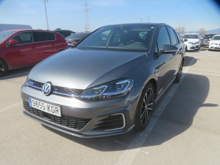 VOLKSWAGEN GOLF 2018 wvwzzzauzjw803646