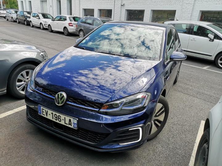 VOLKSWAGEN GOLF 2018 wvwzzzauzjw805593