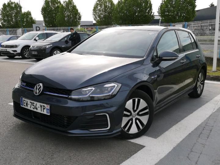 VOLKSWAGEN GOLF 2018 wvwzzzauzjw809522