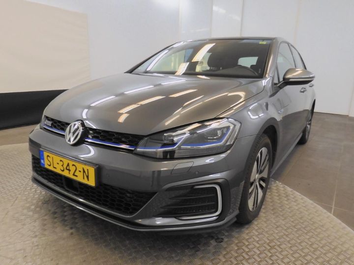 VOLKSWAGEN GOLF 2018 wvwzzzauzjw809749