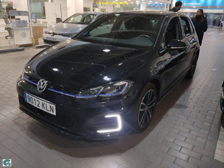 VOLKSWAGEN GOLF 2018 wvwzzzauzjw810580