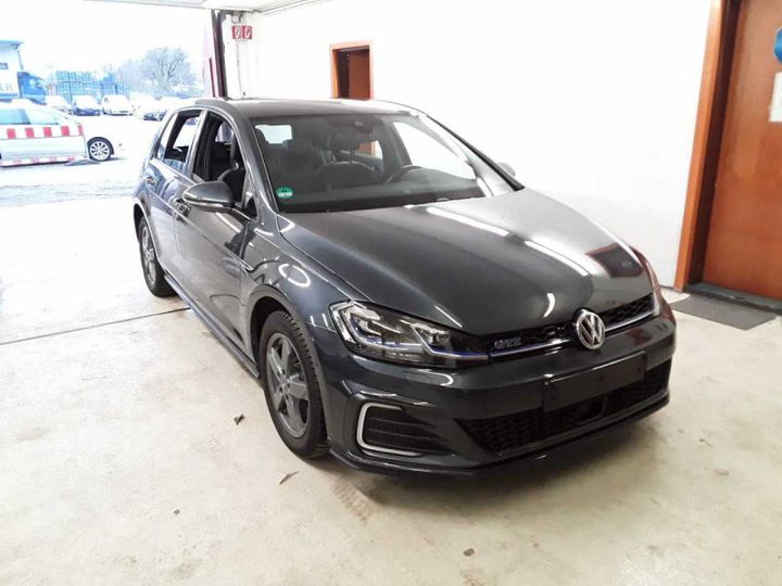 VOLKSWAGEN GOLF 2018 wvwzzzauzjw812104