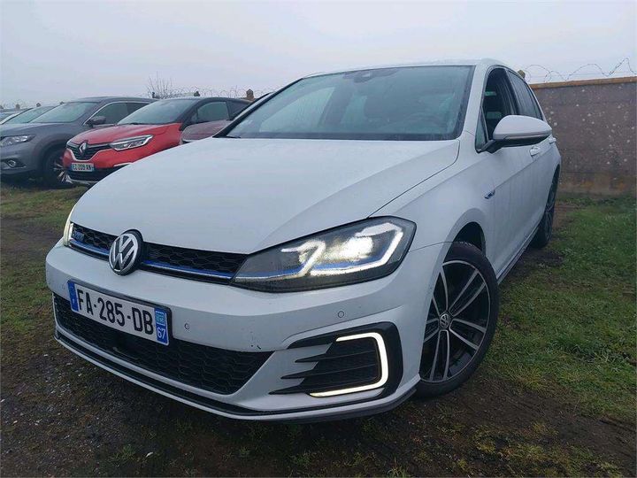 VOLKSWAGEN GOLF 2018 wvwzzzauzjw813959