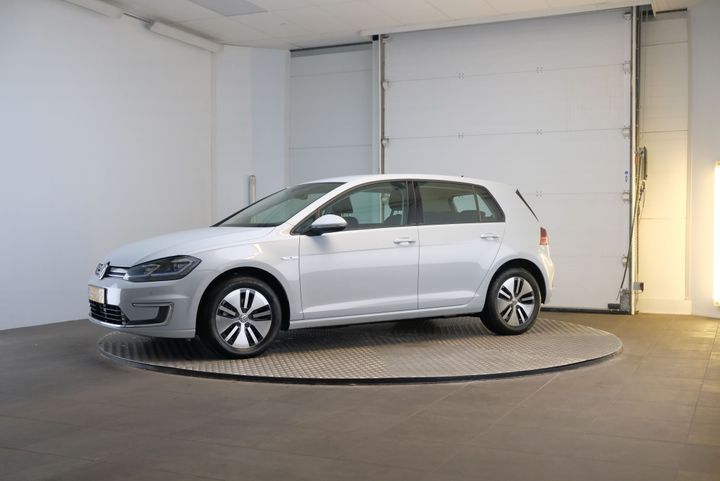 VOLKSWAGEN GOLF 2018 wvwzzzauzjw908514