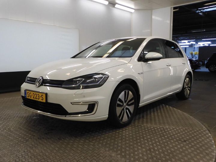 VOLKSWAGEN GOLF 2018 wvwzzzauzjw909335