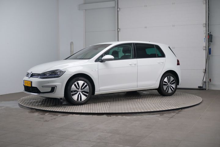 VOLKSWAGEN GOLF 2018 wvwzzzauzk8900723