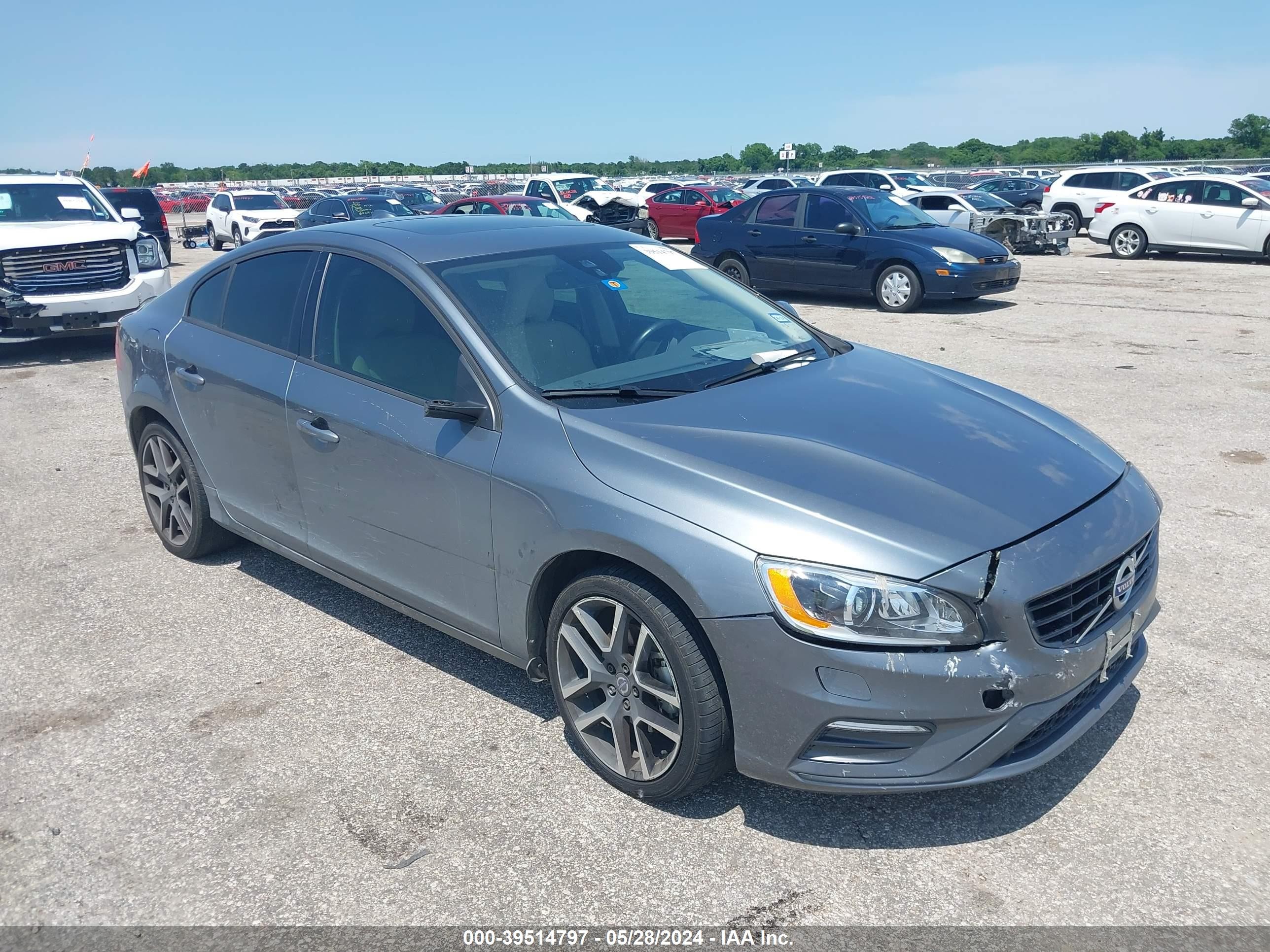 VOLVO S60 2018 yv126mfl0j2459626