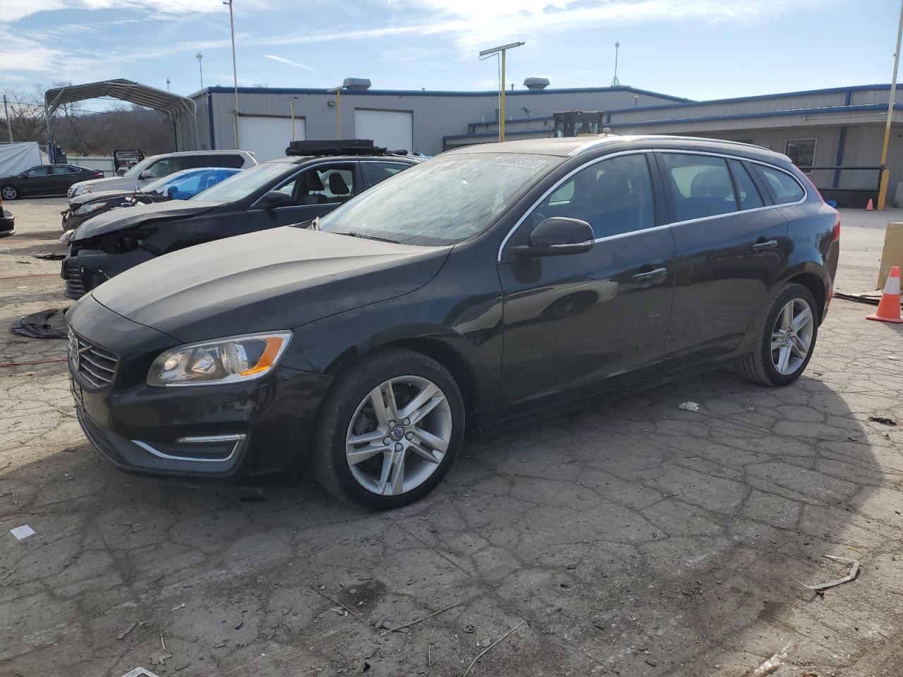 VOLVO V60 2015 yv140mek0f1261015