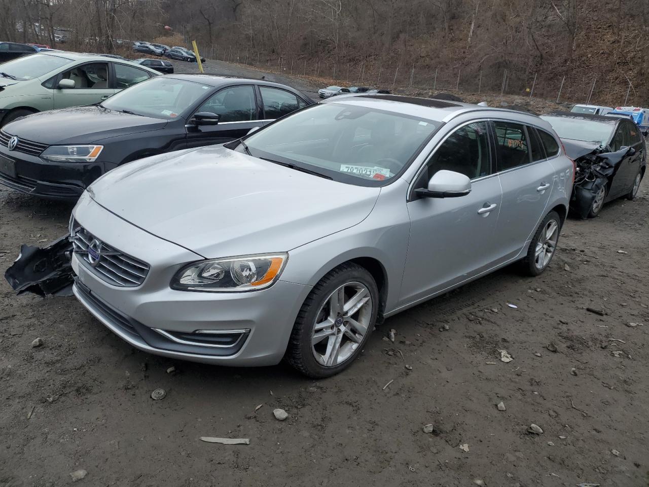 VOLVO V60 2015 yv140mek2f1260822