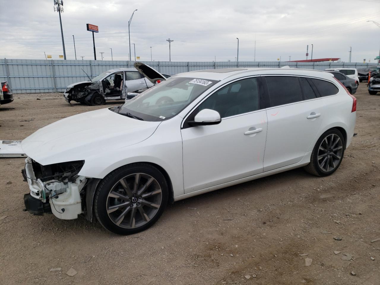 VOLVO V60 2015 yv140mem8f1252726