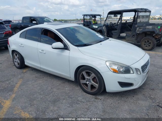 VOLVO S60 2013 yv1612fh5d2206628