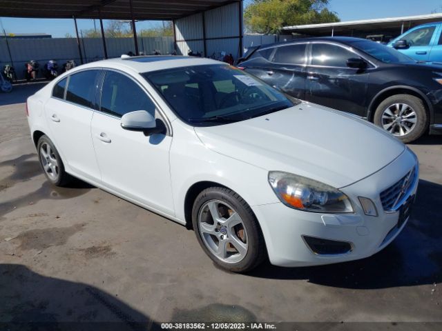 VOLVO S60 2013 yv1612fs2d2217453