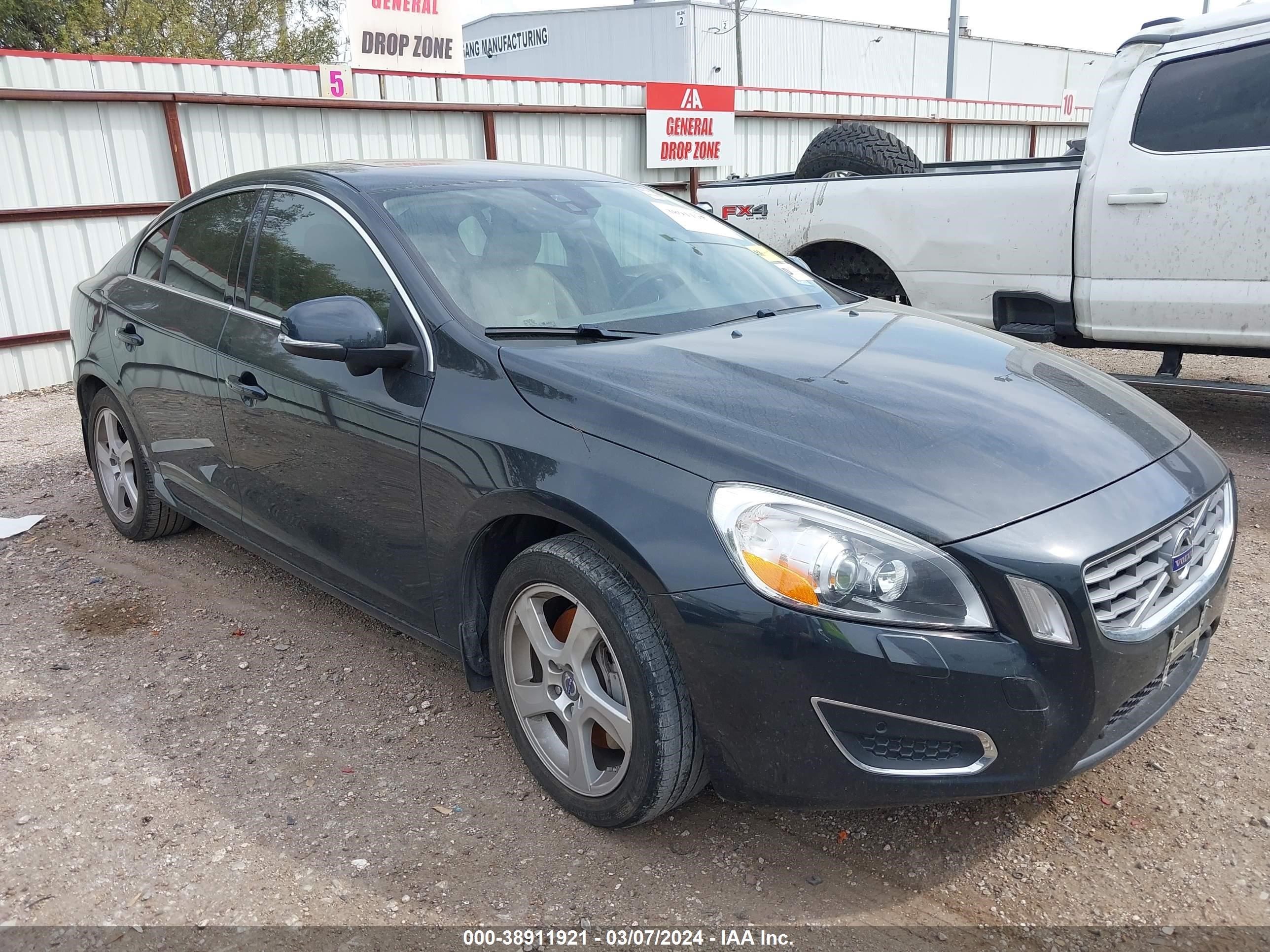 VOLVO S60 2013 yv1612fs5d2197313