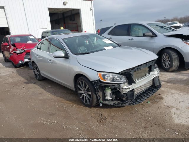 VOLVO S60 2014 yv1612fs5e1293854