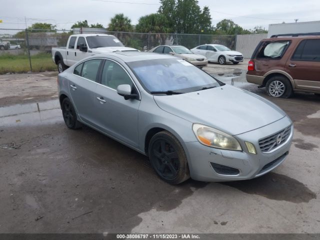 VOLVO S60 2013 yv1612fs8d2210894