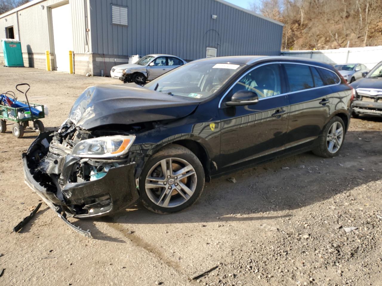 VOLVO V60 2015 yv1612sb2f1211134