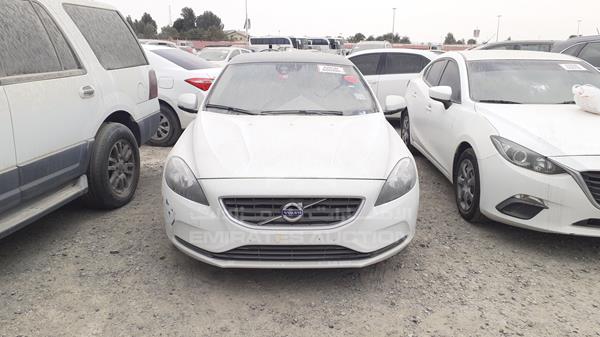 VOLVO V40 2014 yv1635mv7e2103717