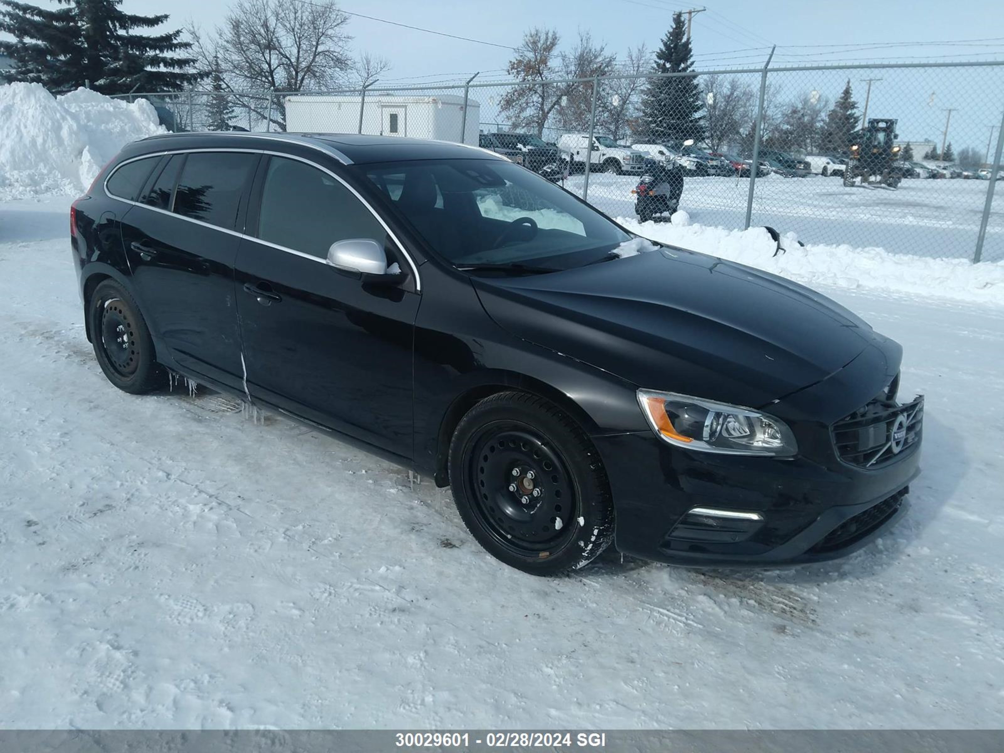 VOLVO V60 2015 yv1902ss7f1217317