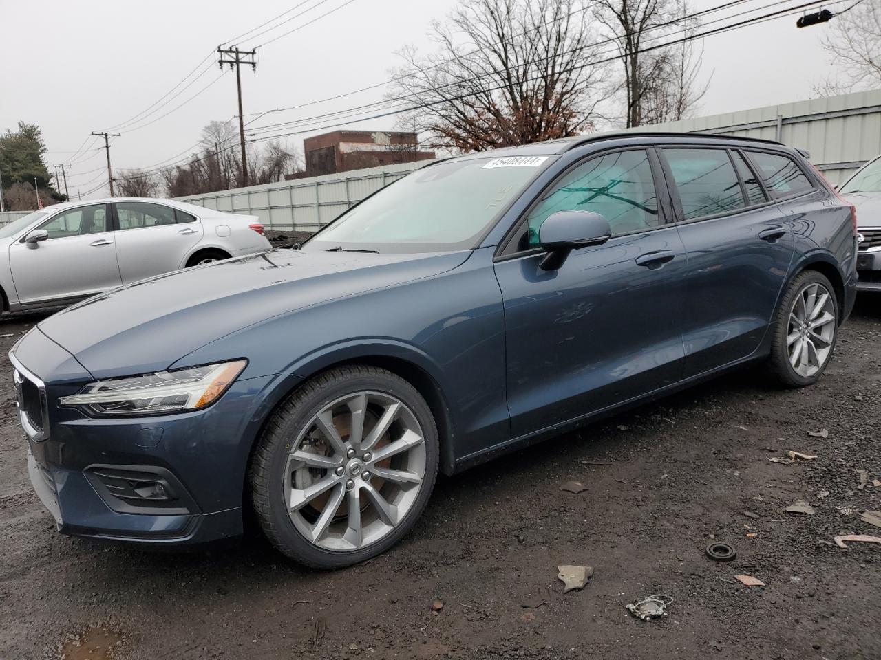 VOLVO V60 2019 yv1a22sk8k1339668