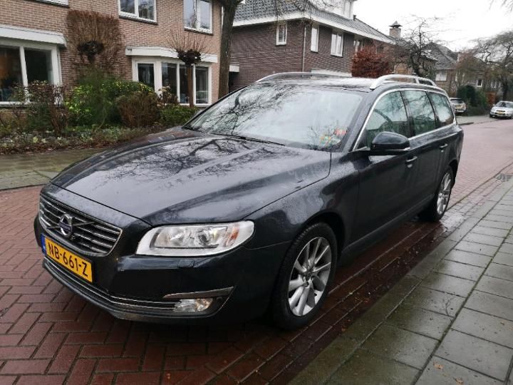 VOLVO V70 2017 yv1bw41l0g1372256