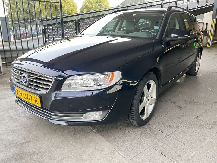 VOLVO V70 2016 yv1bw41l0g1373608