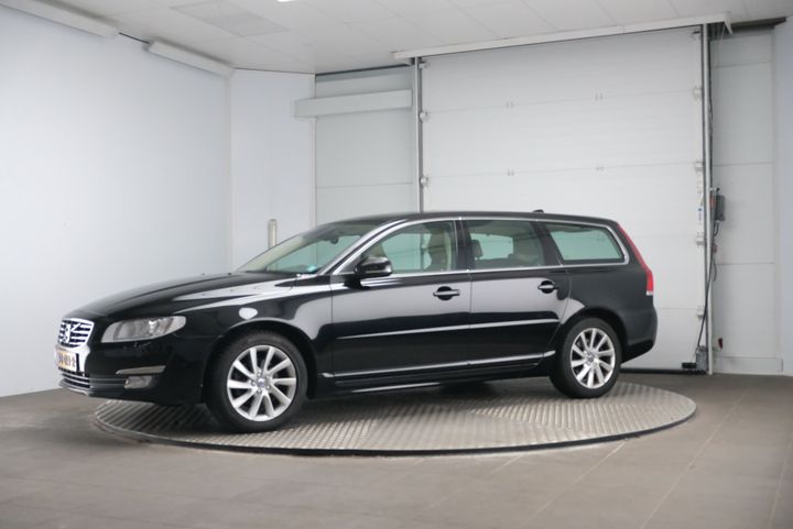 VOLVO V70 2017 yv1bw41l0g1374867