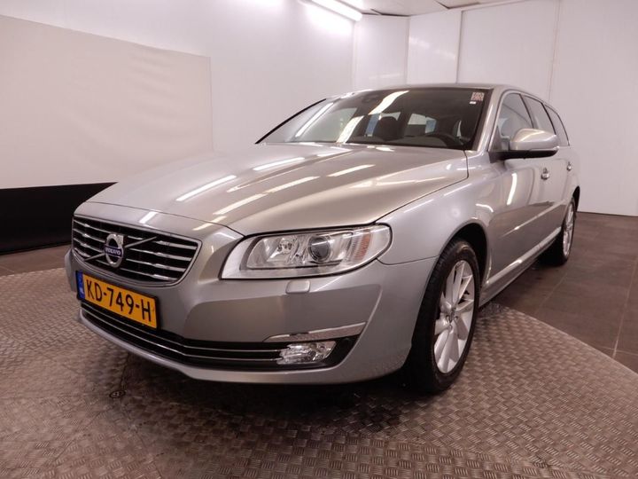 VOLVO V70 2016 yv1bw41l0g1375061