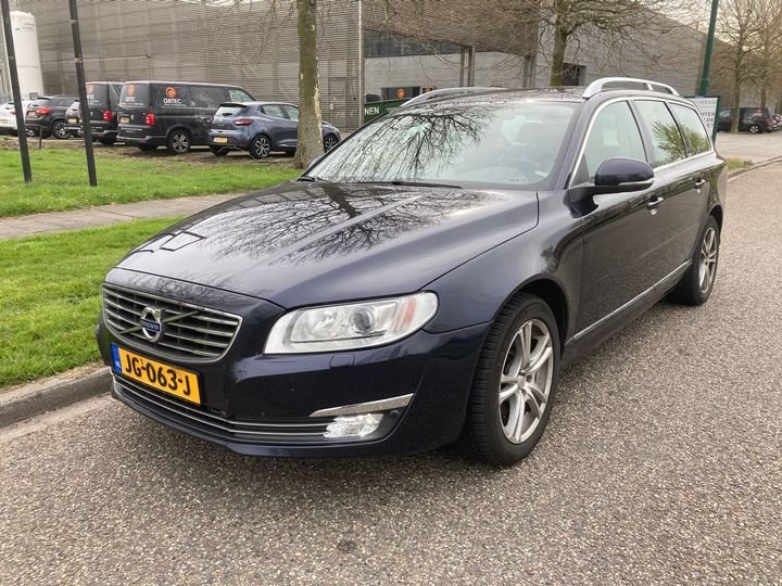 VOLVO V70 2016 yv1bw41l1g1368498