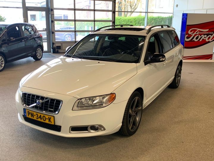 VOLVO V70 2009 yv1bw435291073756