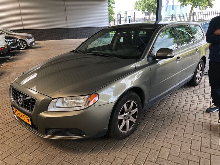 VOLVO V70 2010 yv1bw4352a1162112