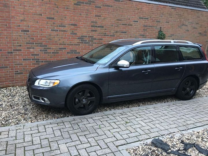 VOLVO V70 2011 yv1bw4451b1197731