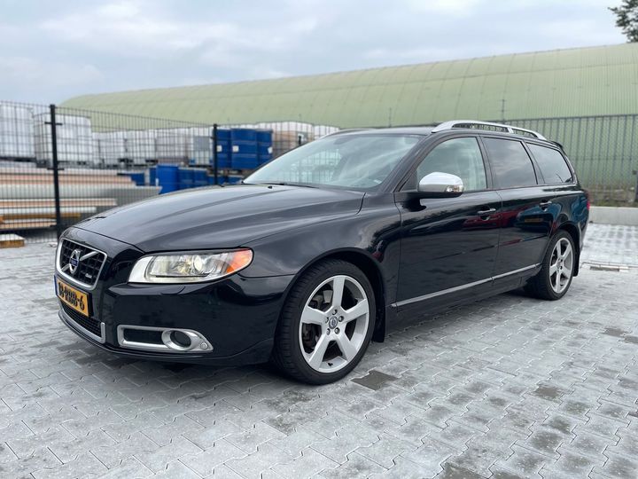 VOLVO V70 2011 yv1bw445bb1202316