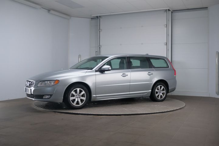 VOLVO V70 2013 yv1bw47hbe1285085