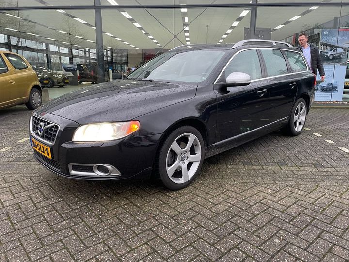 VOLVO V70 2011 yv1bw48a1c1220417