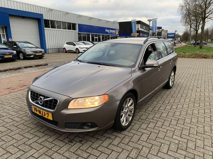 VOLVO V70 2010 yv1bw5250b1177624