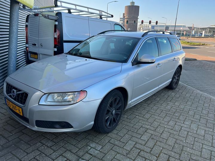 VOLVO V70 2009 yv1bw6050a1119150