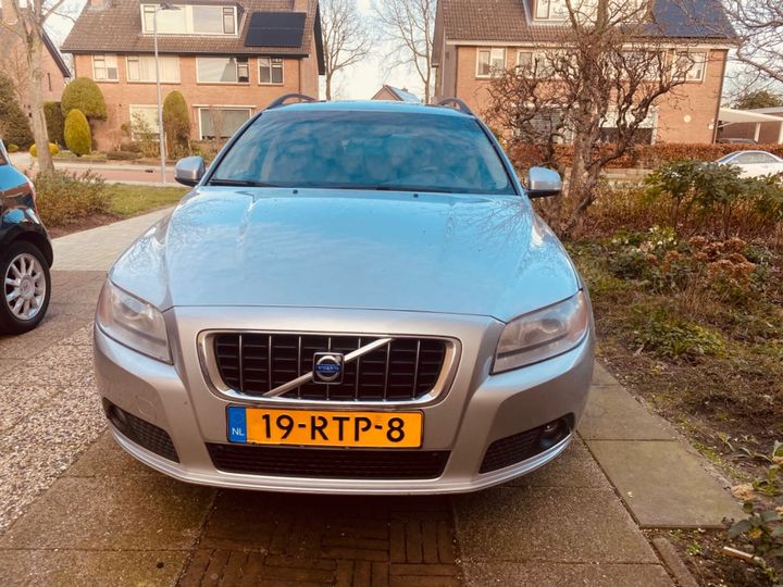 VOLVO V70 2008 yv1bw694081047798