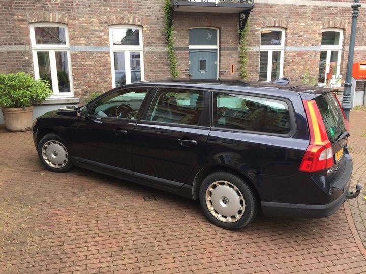 VOLVO V70 2009 yv1bw7240a1118600