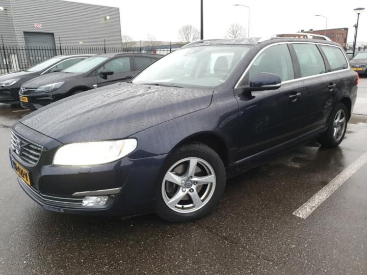 VOLVO V70 2016 yv1bw7381g1371876