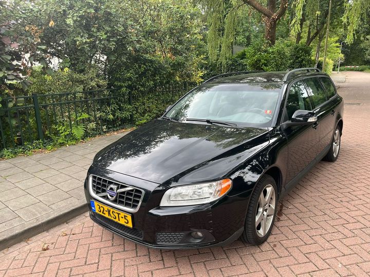 VOLVO V70 2010 yv1bw7541a1148001