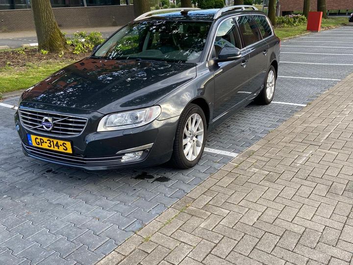 VOLVO V70 2015 yv1bw7881g1350804