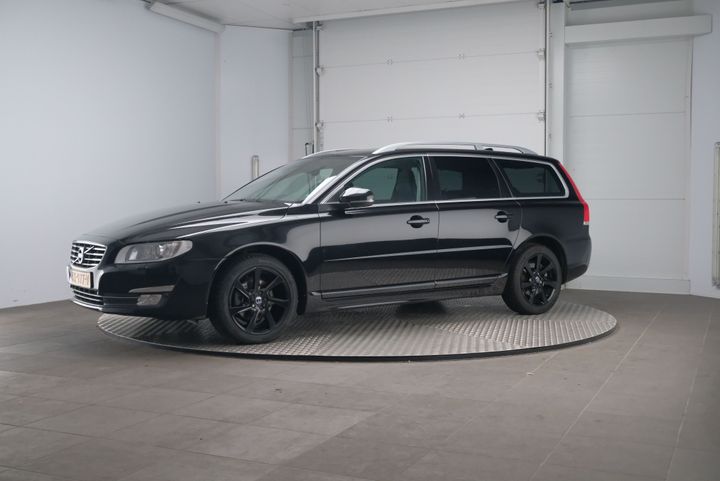 VOLVO V70 2017 yv1bw7980g1375374