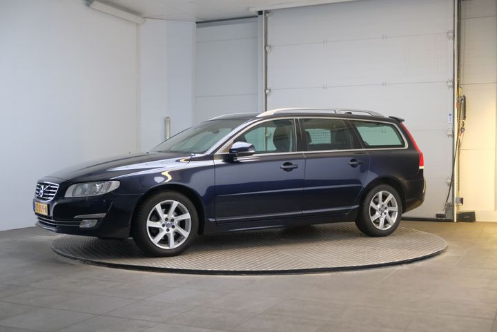 VOLVO V70 2017 yv1bw7980g1375603